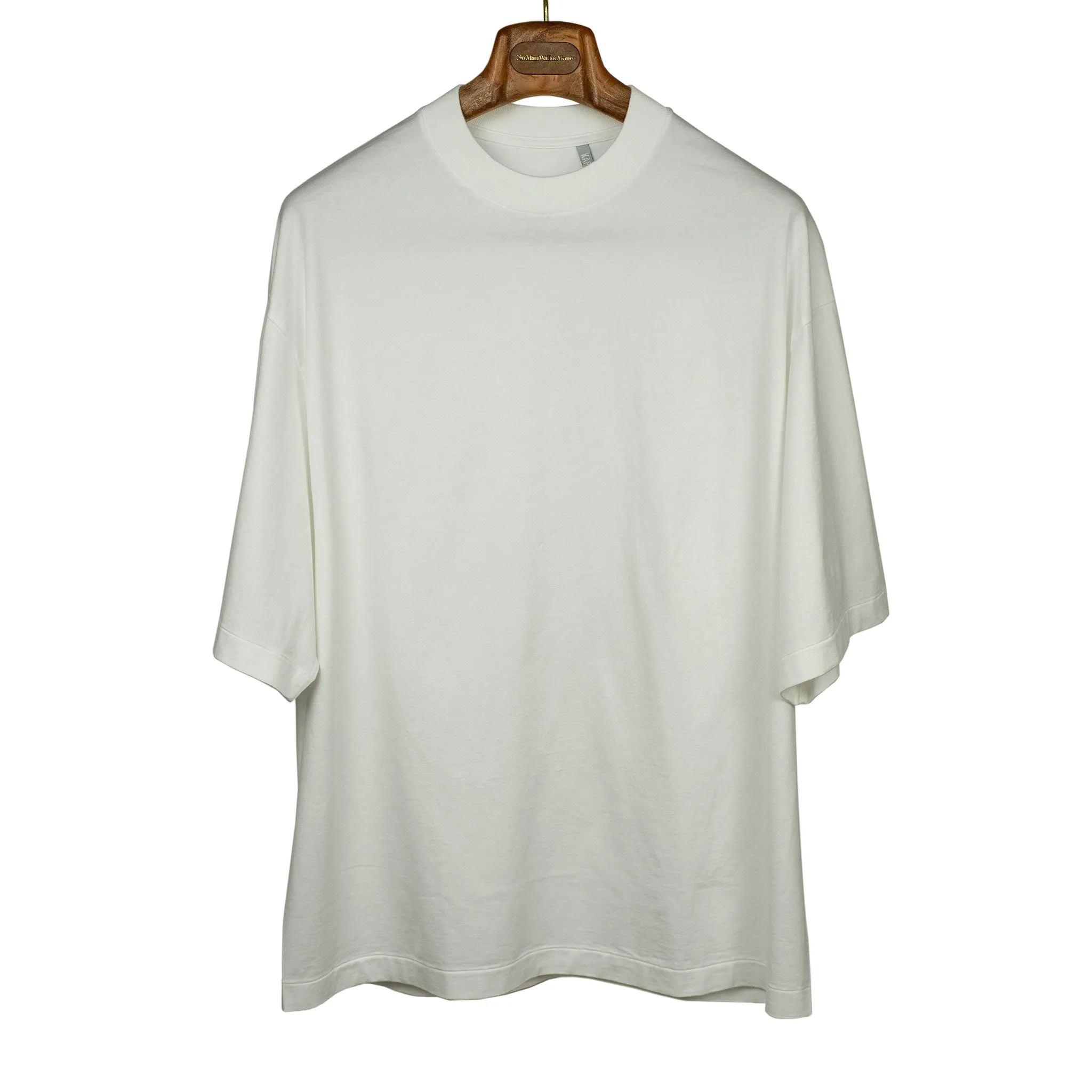 Short sleeve tee in white suvin supima cotton